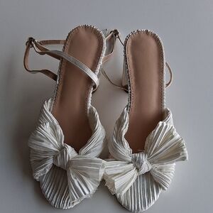 Elegant Cream Women's Sandals